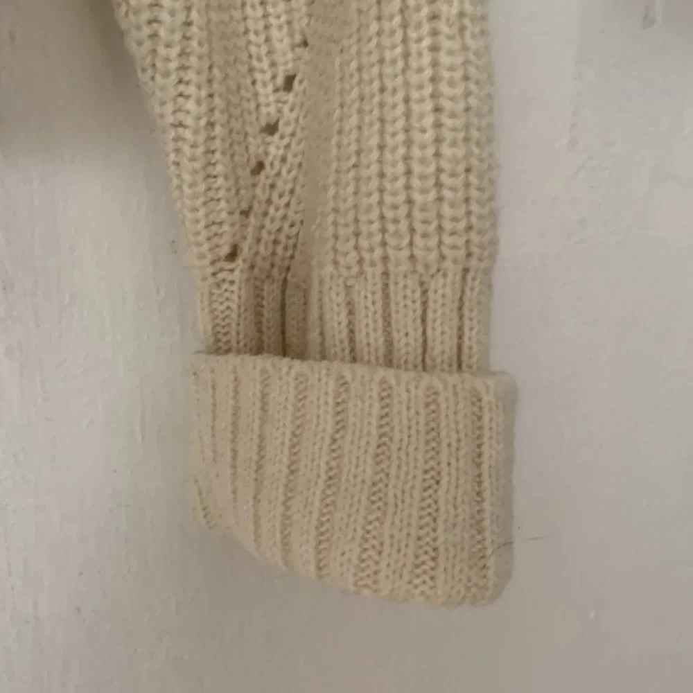 Sweater - Picture 4 of 6